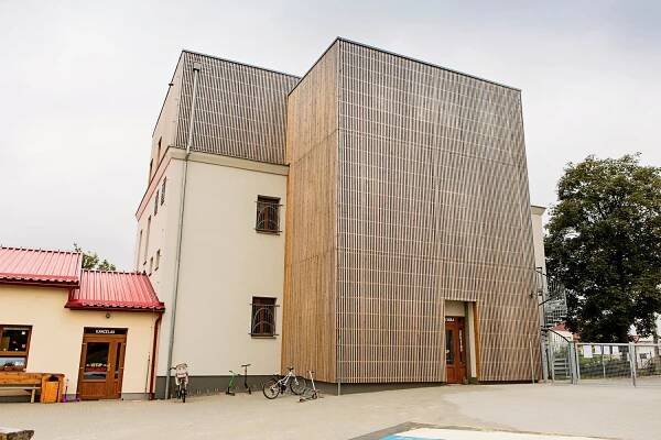 Budova školy | Základní škola a mateřská škola Oslavice