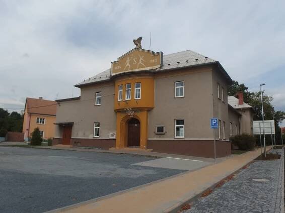 Soubor:Bělkovice, sokolovna (2).jpg – Wikipedie
