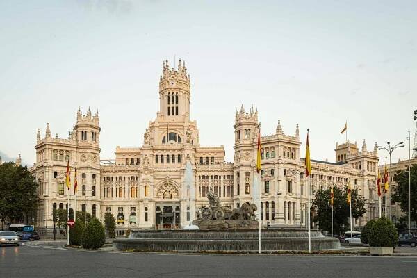 The Ultimate Guide to Madrid's Plaza de Cibeles