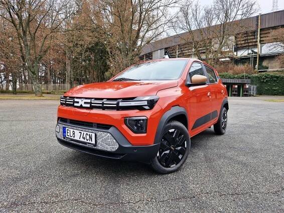 Nejlevnější, ale za jakou cenu? Dacia Spring prokoukla a dostala zajímavé novinky