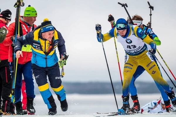 Samuelsson jasně ovládl předsezónní sprint v Idre. Výborně si vedl i mladý Ital Giacomel - BiatlonMag