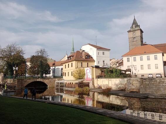 Plzeňskými ulicemi: Pražská a Perlová - Doubravka - TOTEM Plzeň