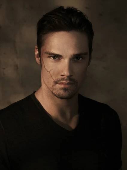 Kráska a zvíře - Promo - Jay Ryan