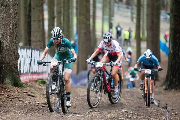 Závod SP kategorie žen elite v cross country horských kol v Novém Městě na Moravě.