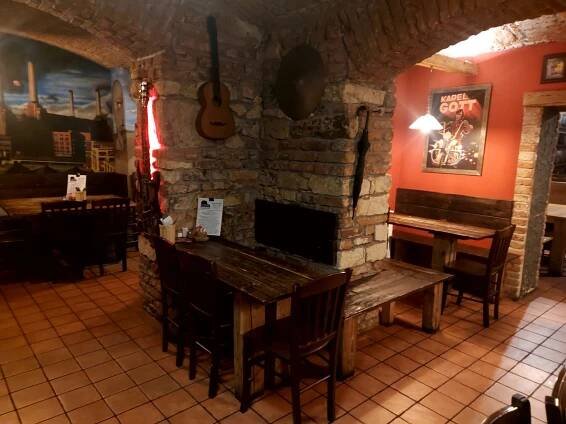 Interiér – Restaurace U Voraře