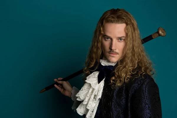 Evan Williams - Versailles - Promo
