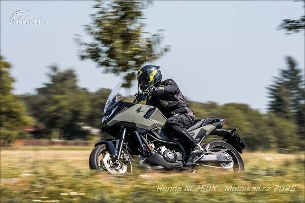 Honda NC750X | Katalog motocyklů a motokatalog na Motorkáři.cz