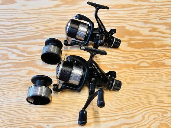 2 NAVIJÁKY SHIMANO BAITRUNNER AERO 8000 RE