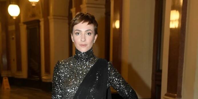 Letos si Elizaveta Maximová na předávání Českých lvů oblékla mnohem decentnější model než před rokem. 