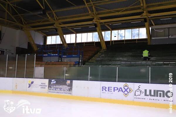 Regulace vlhkosti na zimním stadionu