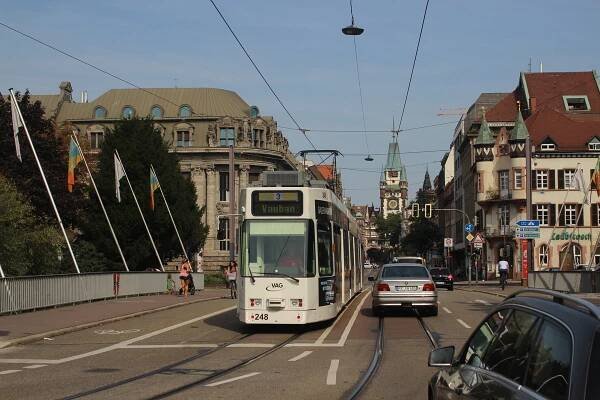 Freiburg – Straßenbahnen und Busse in Krefeld