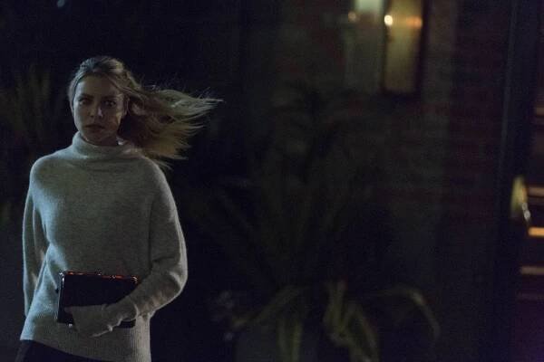Lucifer - Kazisvět - Z filmu - Lauren German