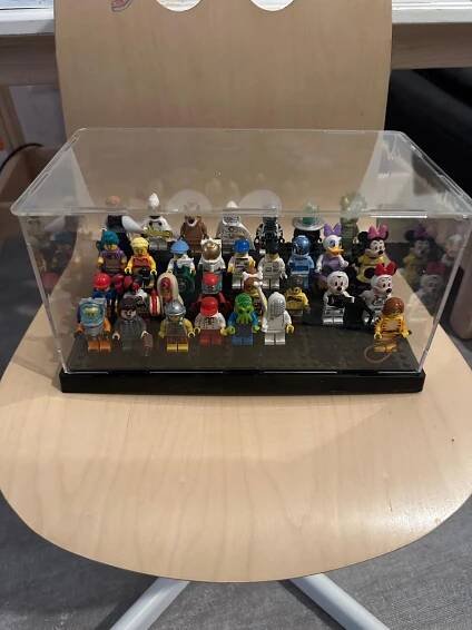 Velká vitrínka na lego panáčky - Hračky