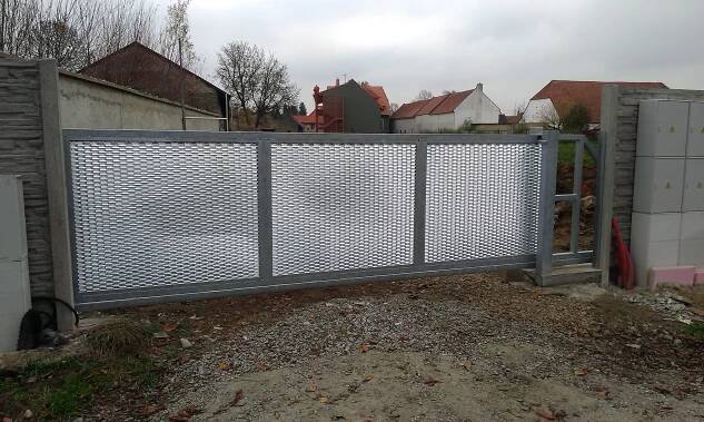Křídlová vjezdová vrata - Zámečnictví Král