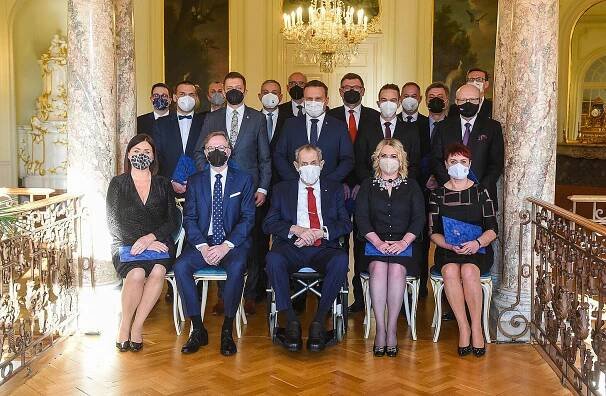 Česko má novou vládu. Musíte řešit covid, rozpočet i energokrizi, řekl Zeman