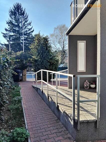Pronájem bytů 2+kk, 351 | Mapio.cz