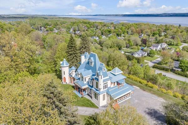 Neuville, Québec
