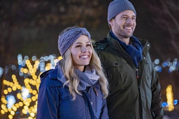 Jocelyn Hudon, Steve Lund - Baby, It's Cold Inside - Z filmu