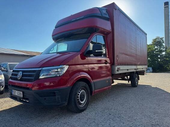 VW Crafter – 10paletová plachta, spací nástavba, LED světla