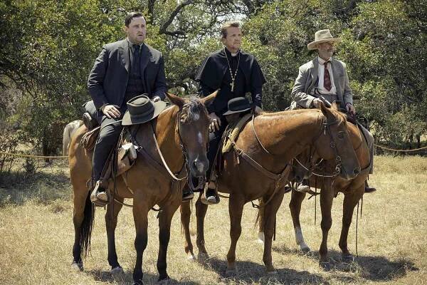 Ross Crain as Marshall Thomas, Sebastian Roche as Father Renaud and Jamie McShane as Marshall Kent in season 2, episode 1 of 1923