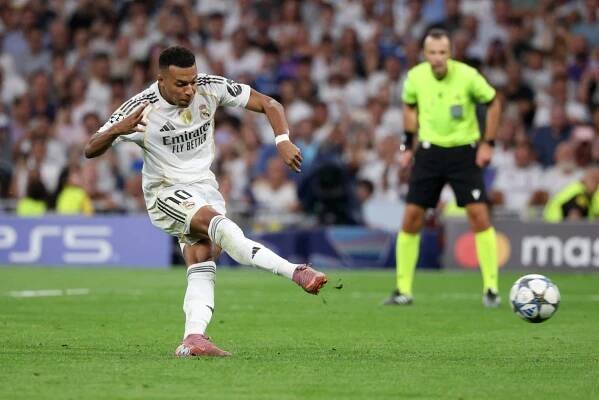 Druhá penalta byla ostudná, soptil De Zerbi. Mbappé už je v pořadí střelců LM šestý
