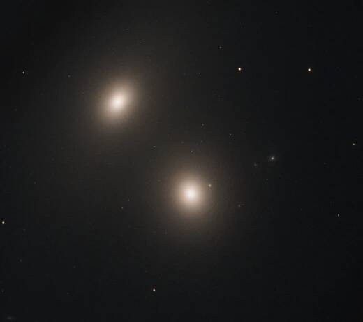 Hubble spots energetic galaxy NGC 547