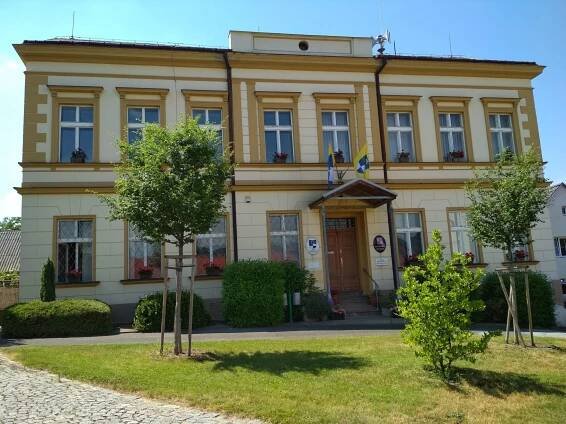 Libochovany - obecní úřad foto 3