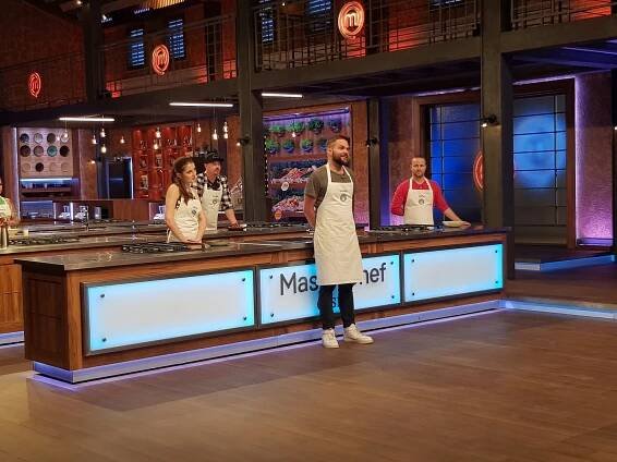 MasterChef Česko 2023 opustil Adam. Rozplakal při tom soutěžící i porotce. Takhle to na místě vypadalo!