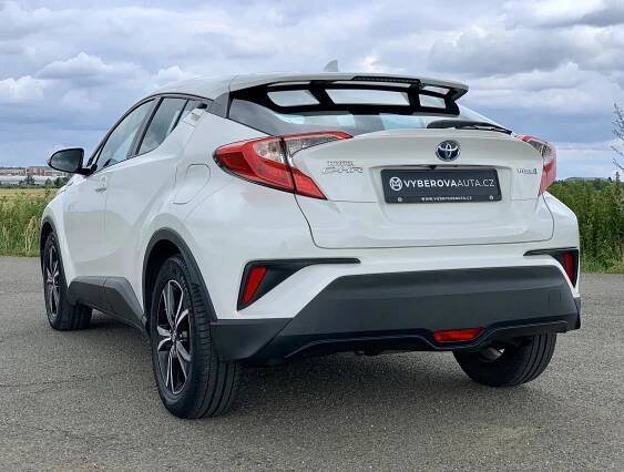 Toyota C-HR 1.8 Hybrid 72 kW/Automat/11.2018/2x Alu kola - Výběrová auta