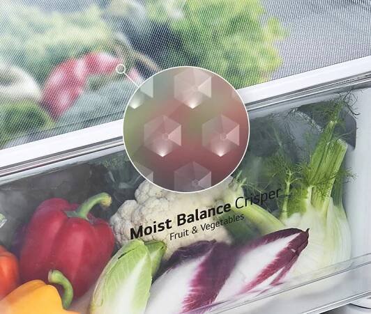 Zelenina v LG chladničce s Moist Balance Crisper, včetně papriky a květáku, uchovává čerstvost.