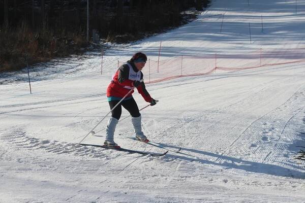 FOTO: Zimní sportovní hry seniorů nabídly slunce, sníh a 233 účastníků