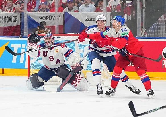 IIHF - Czechs march on