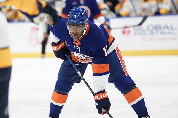 Anthony Duclair, pictured earlier this season, was a healthy scratch during the Islanders' loss on March 3.