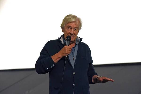 Paul Verhoeven au Café (Photographie de Tristan J. Vales).