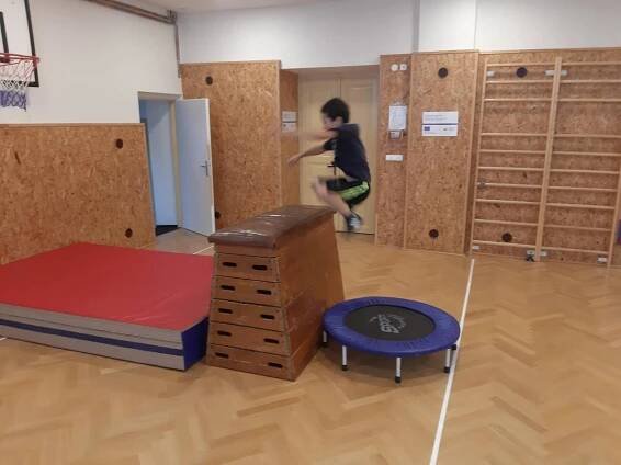 Tělesná výchova - Oficiální stránky obce Milovice u Hořic