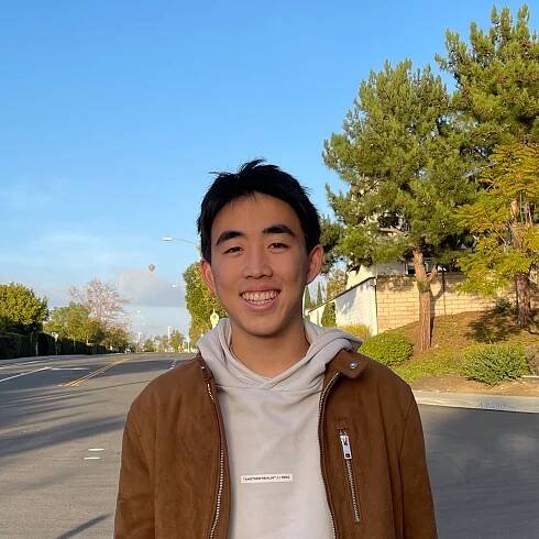 Roving Teen Reporter: Strong Student Statements – The Sandpiper