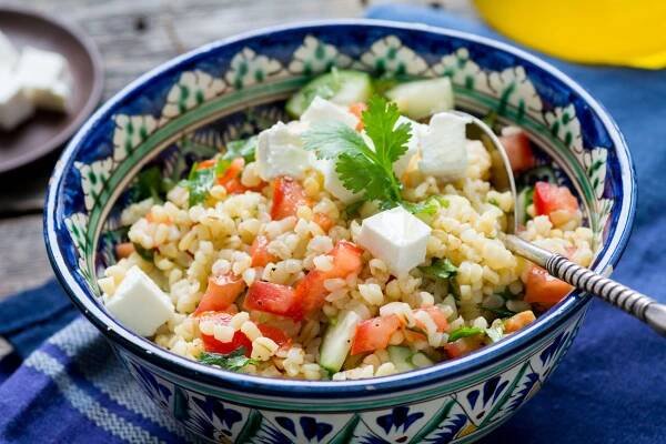 Dietní jídla, která zasytí a neuškodí postavě. Hitem je bulgur, quinoa i maso - Světkreativity