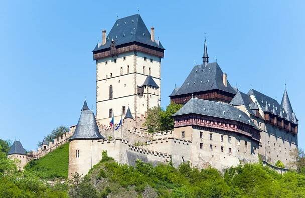 Dovolená ve velkém stylu: prožijte romantiku pod Karlštejnem