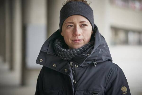 Cardinal - Adele - Z filmu - Karine Vanasse