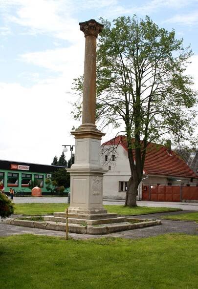 Soubor:Rožďalovice, Náměstí sq, pillar.jpg – Wikipedie