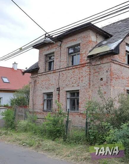 dům z ulice