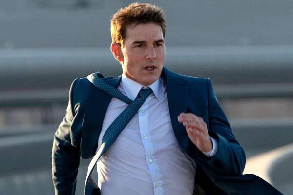 Tom Cruise stunt 