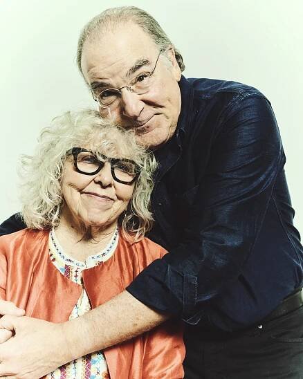  Kathryn Grody and Mandy Patinkin.