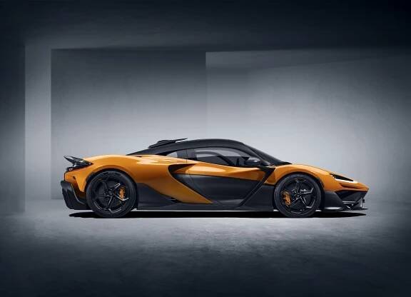McLaren představil ohromující hybridní hypersport W1, který se umí sám prodloužit. Výkon citelně přesahuje 1000 koní, cena bude astronomická