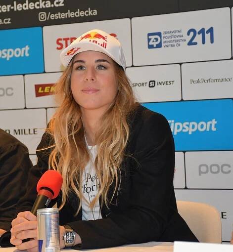 Sportovní listy | Tucet a jeden obrázek Ester Ledecké před olympijskou a světověpohárovou sezónou | Novinky