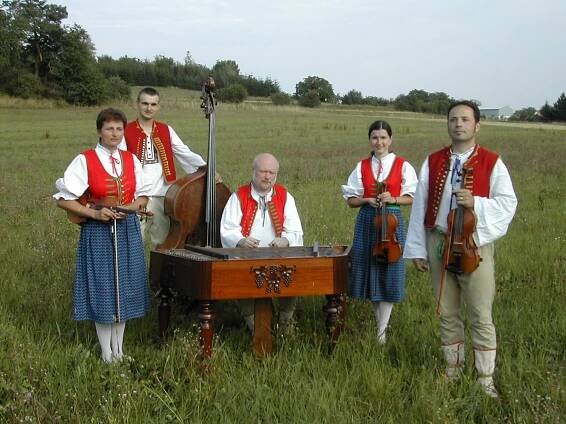 O nás | Cimbálová muzika Ječmínek 