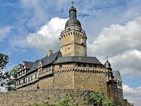 Hrad Falkenstein je v Německu na vrcholu turistické popularity | Atlaspamatek.info