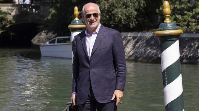Herec Toni Servillo: Berlusconi není filozof, ale hollywoodská hvězda - Novinky