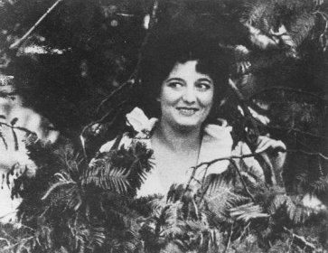 Clara Petacciová