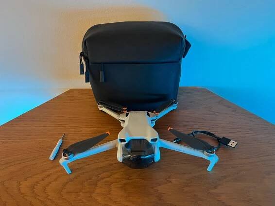 BAZAR - DJI Mini 3 (pouze dron a baterie) se zárukou 13.11.2025